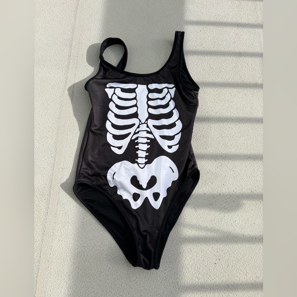 WILDFOX SKELLY ONE PIECE RARE MEDIUM SKELETON PRINT RARE